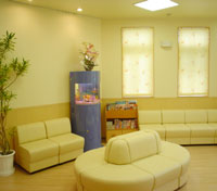 ２４時間対応の電話予約システムを採用