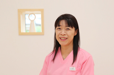 院長と協力し小児歯科専門医の立場でお口の健康を支えます